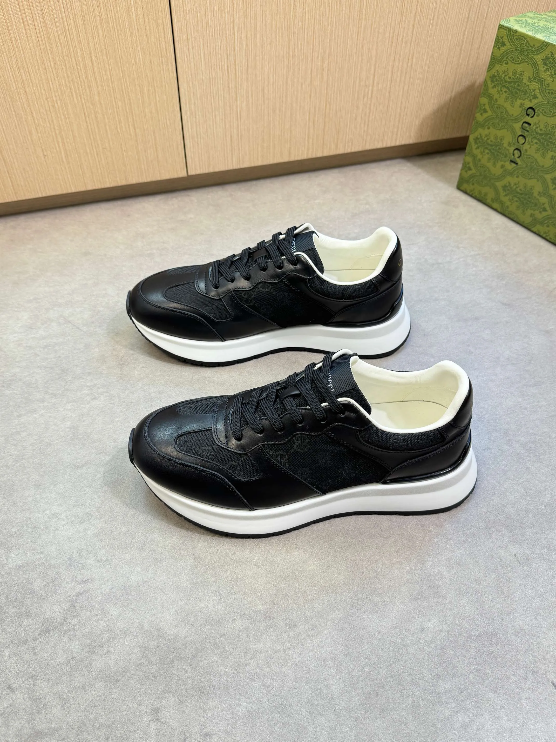 Men's shoes 💰800 [Gucci] Gucci - High-end quality original single casual sports shoes - Upper: 🔝 Nappa calfskin, brand totem cloth, tongue cloth label, heel silk screen brand LOGO - Lining: water-dyed cowhide - Outsole: ultra-light T men's shoes 💰U·Rubber; two-color molded outsole -Super high quality control·Fine workmanship: highlighted (high-end·luxury·grade) -Size :38-44 (45, can be customized)·GC0372